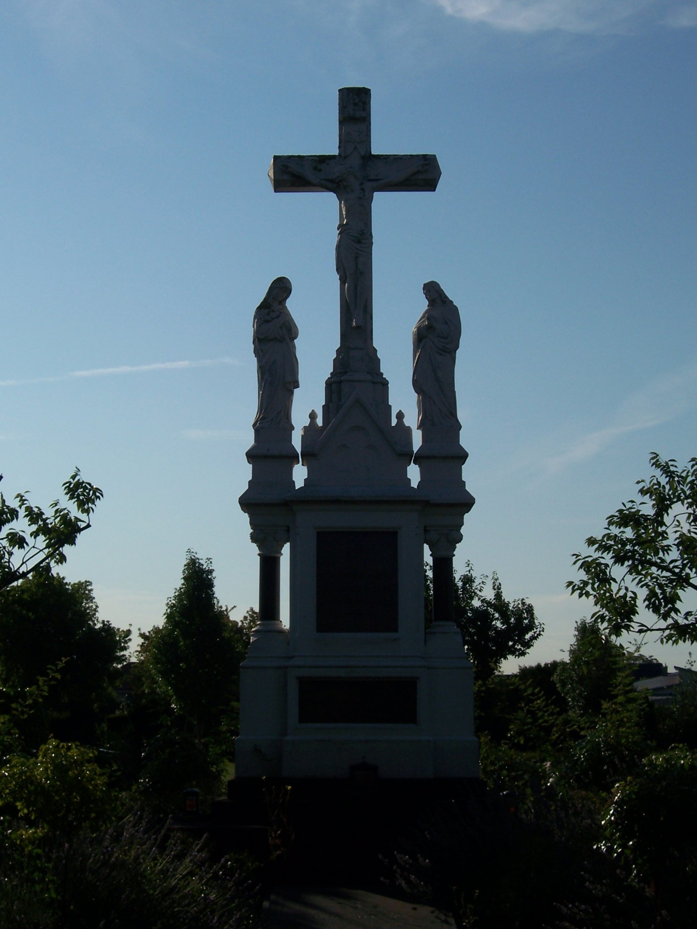 Friedhof Bettrath Kreuz (c) MvdA