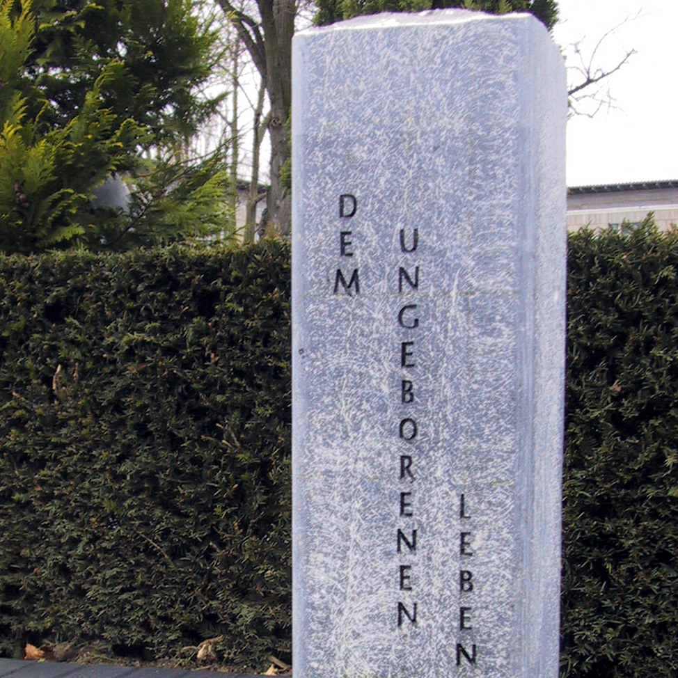 Gedenkstein ungeborenes Leben (c) H. Brouwers